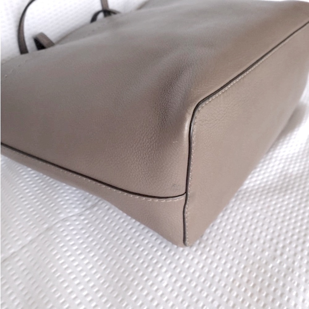 Tory Burch Mcgraw Large Tote In Silver Maple - Picture 3 of 15